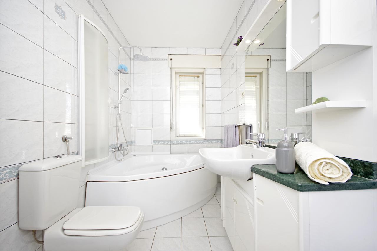 D & J Apartment สปลิท ภายนอก รูปภาพ