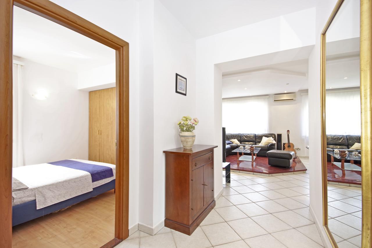 D & J Apartment สปลิท ภายนอก รูปภาพ